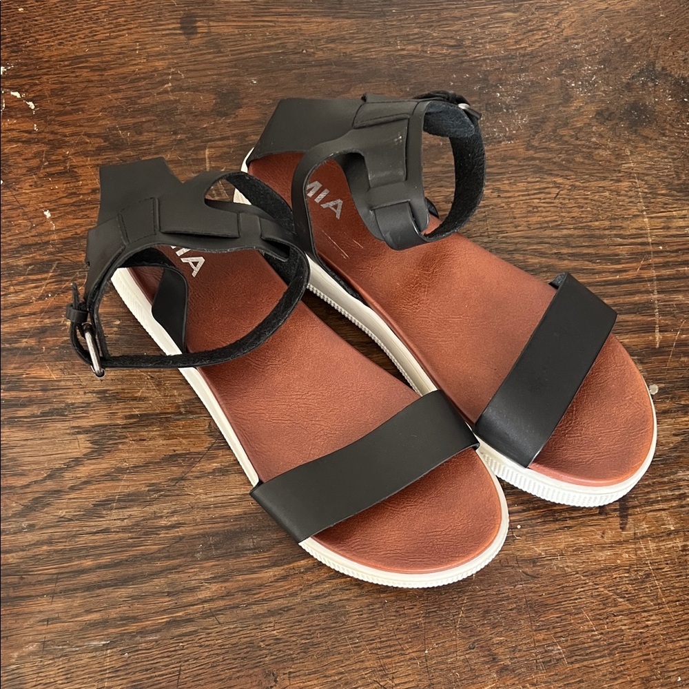 MIA Black and Tan Women's Sandals